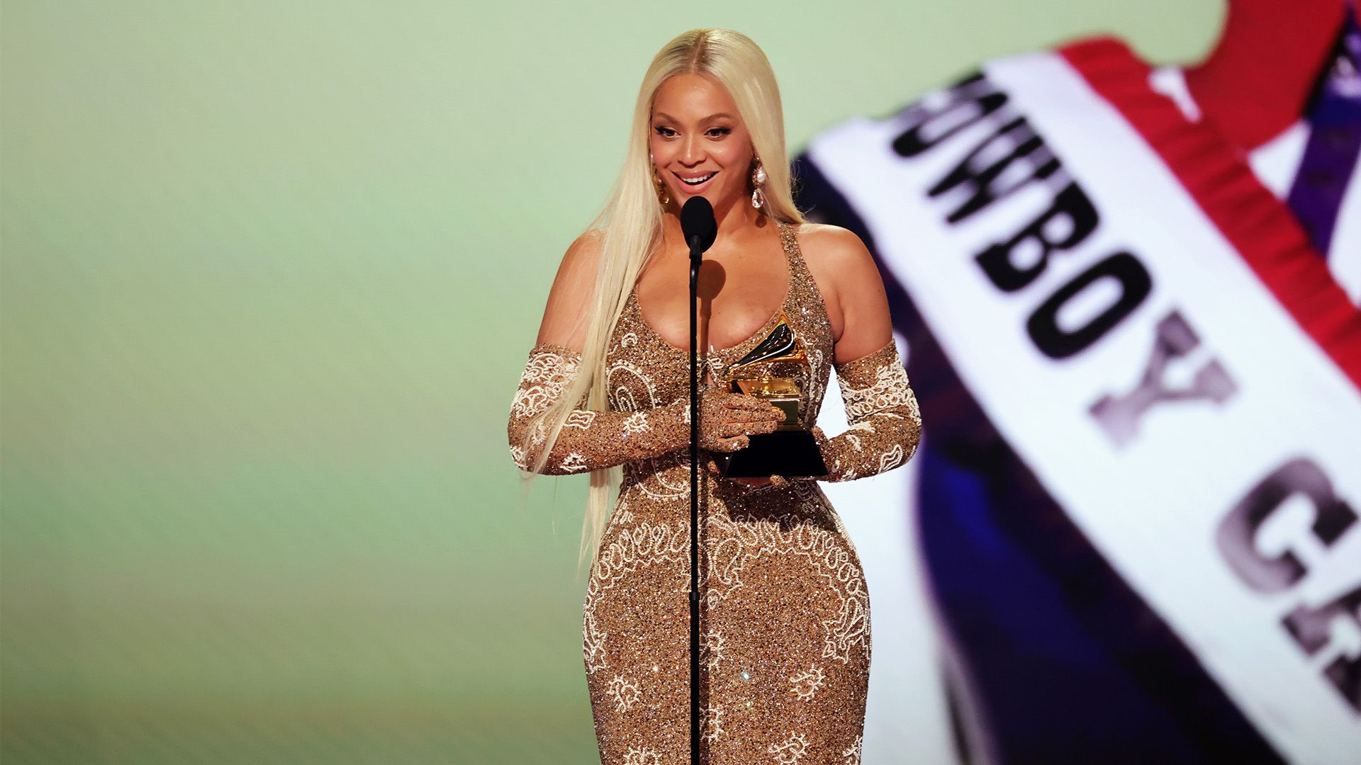 而且在关键 而且在关键