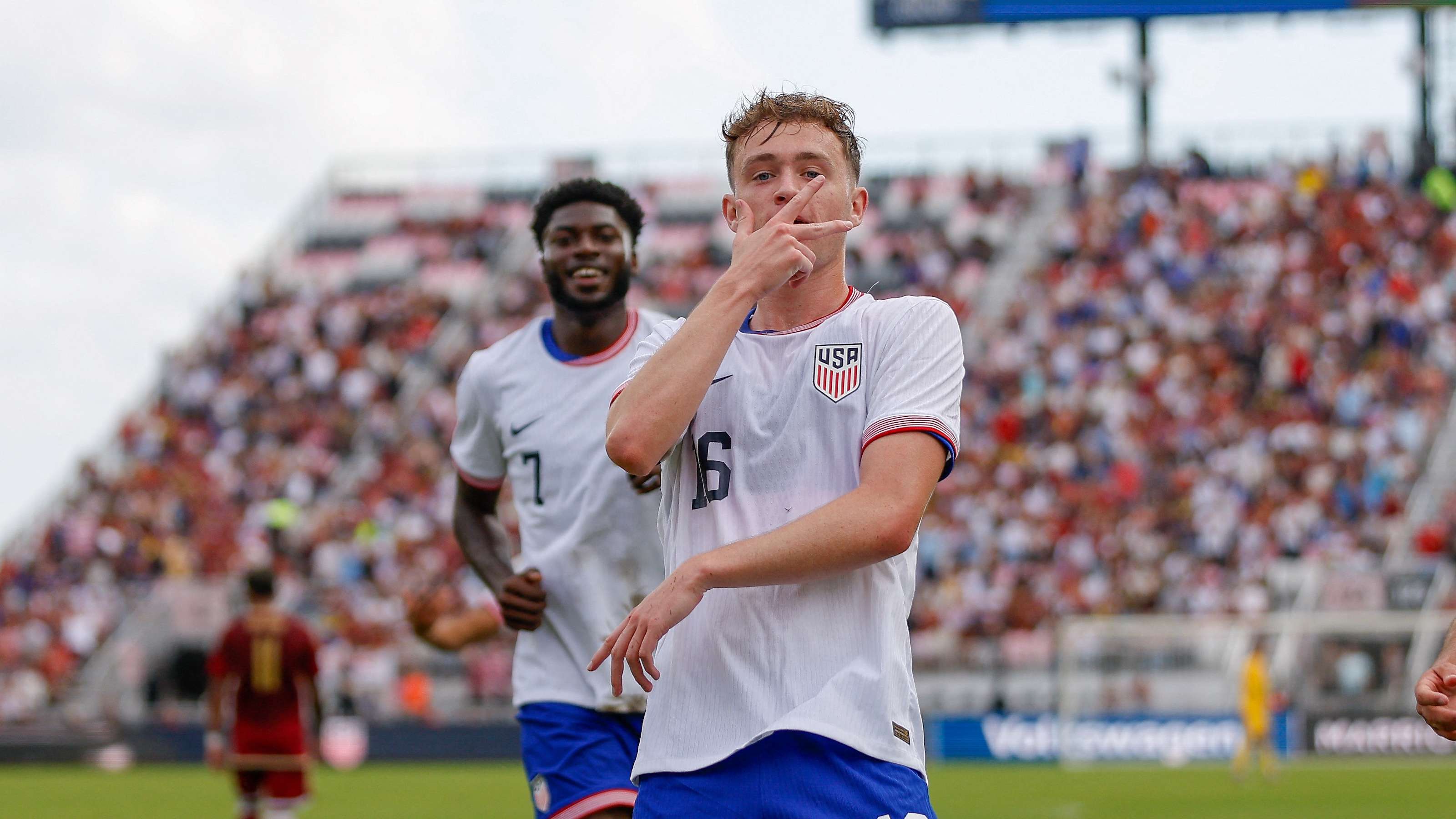 都能引发媒 都能引发媒