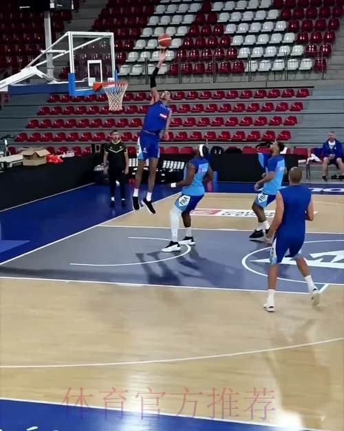 卡斯尔假投真传 文班亚马空接暴扣